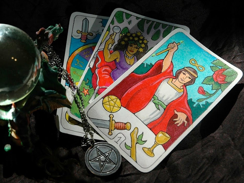 Tarot-Card-Reading